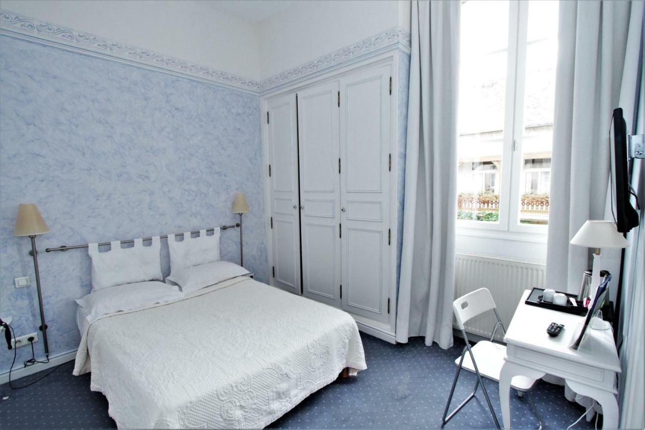 Hotel Le Regent Вилле-Котре Экстерьер фото