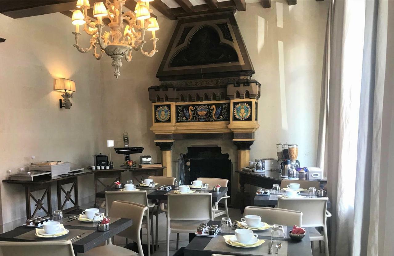Hotel Le Regent Вилле-Котре Экстерьер фото