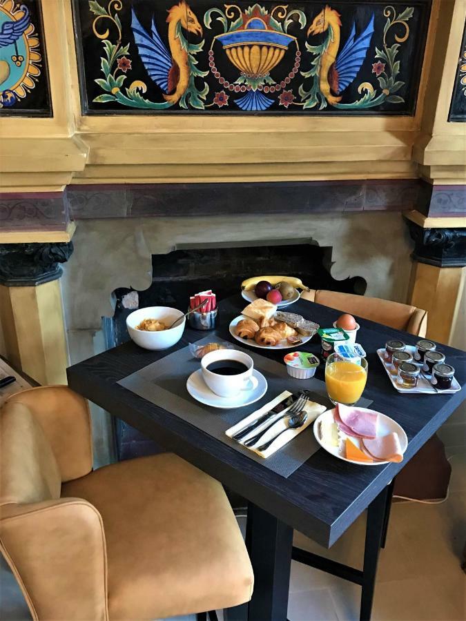 Hotel Le Regent Вилле-Котре Экстерьер фото